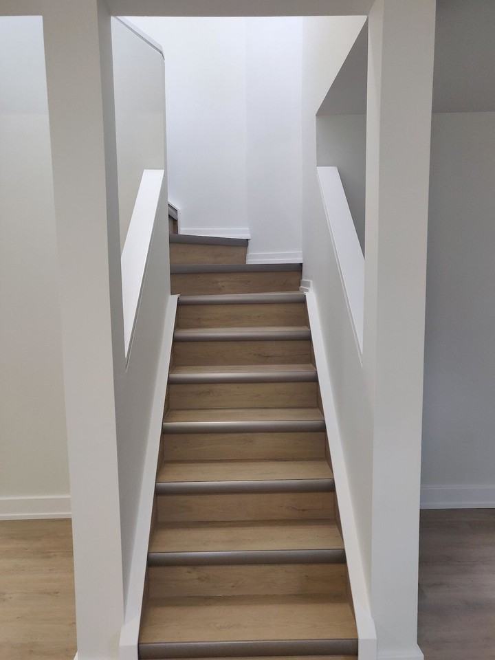 237 9 Ave Nw - Photo 2 of 15