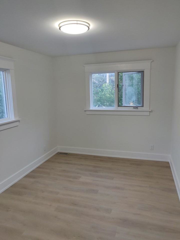 237 9 Ave Nw - Photo 6 of 15
