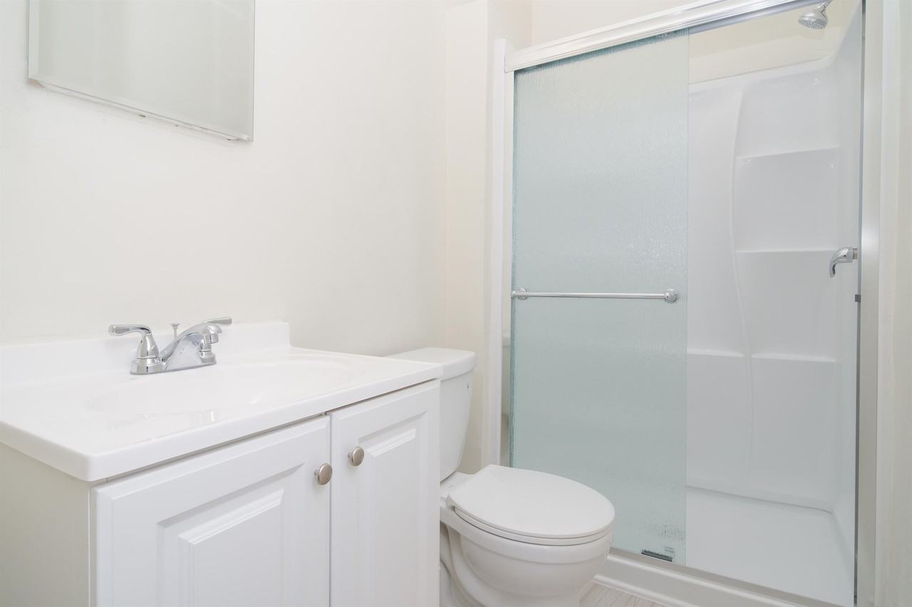 827 North Charles Street - Photo 7 of 9
