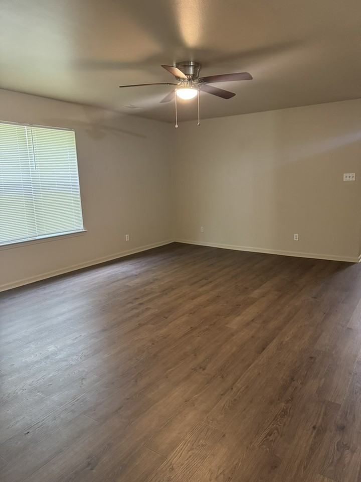 Springvale Apartments - Photo 2 of 17