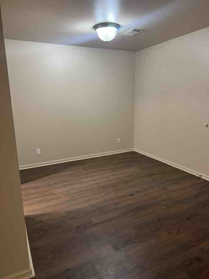 Springvale Apartments - Photo 4 of 17