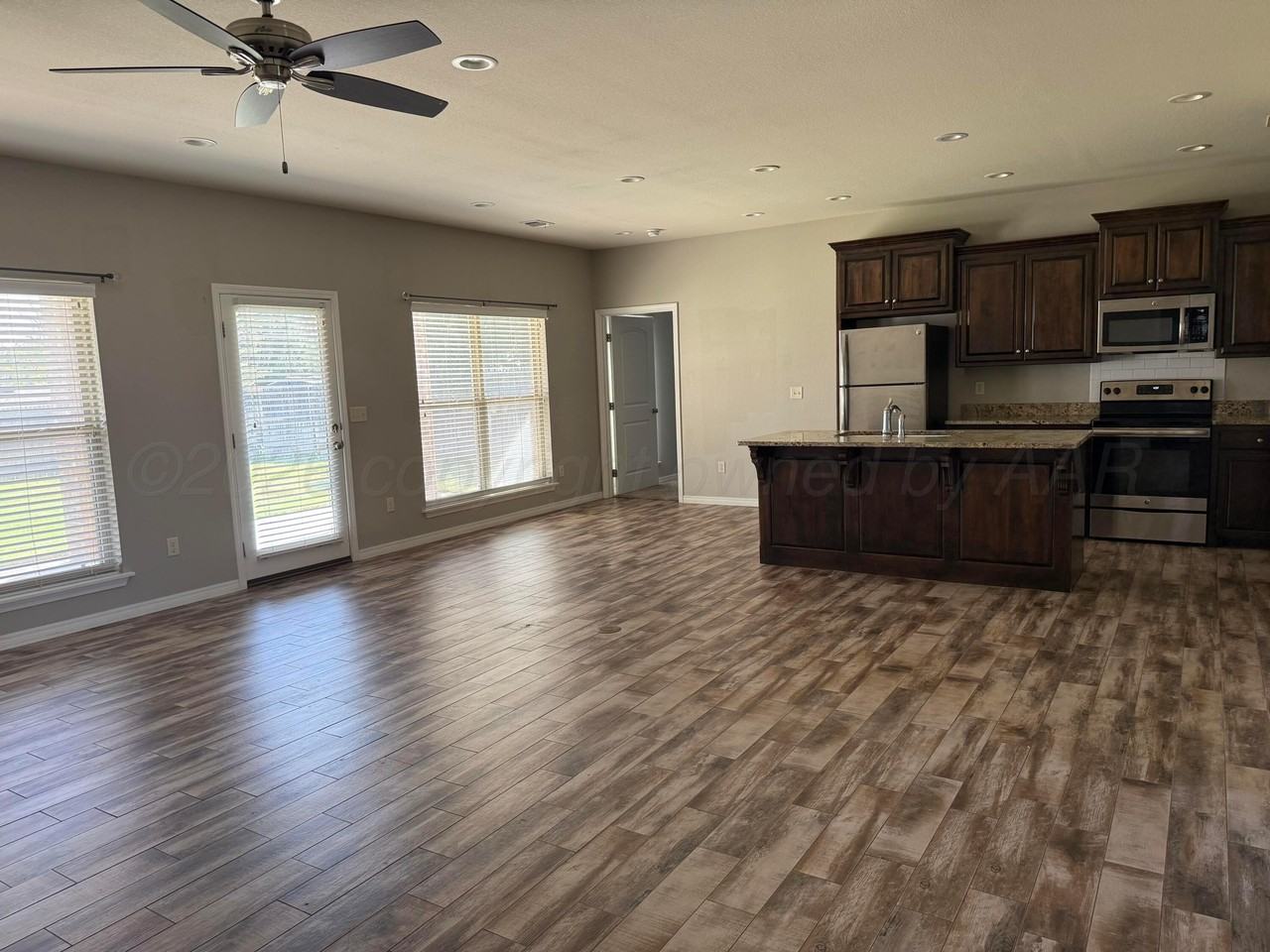 1408 9th Ave - Photo 3 of 14