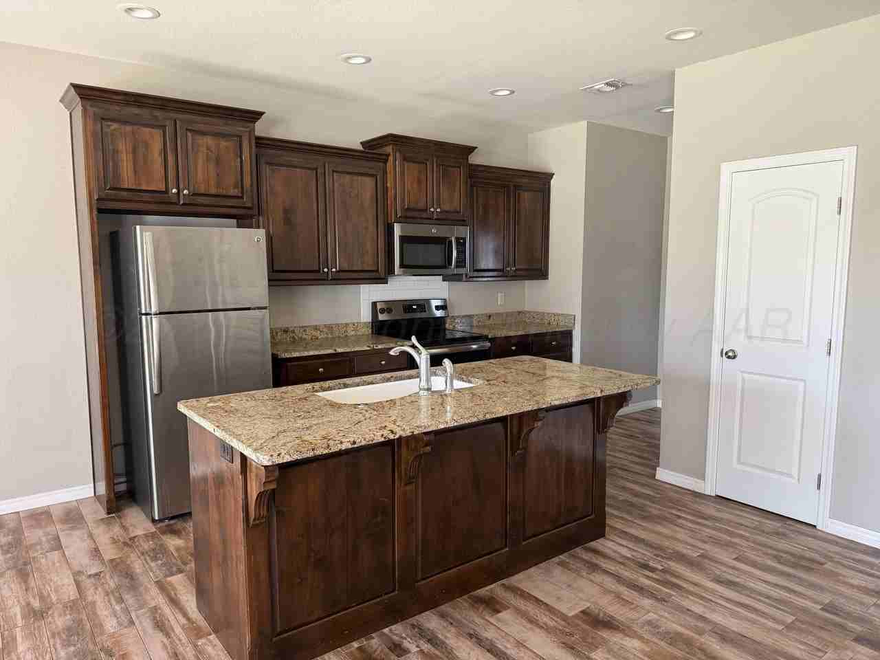 1408 9th Ave - Photo 4 of 14