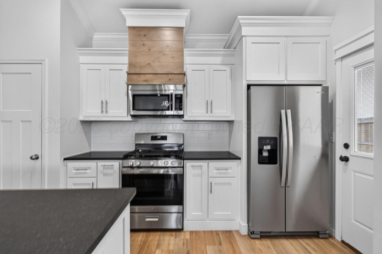13825 PERIWINKLE UNIT B Drive - Photo 5 of 22