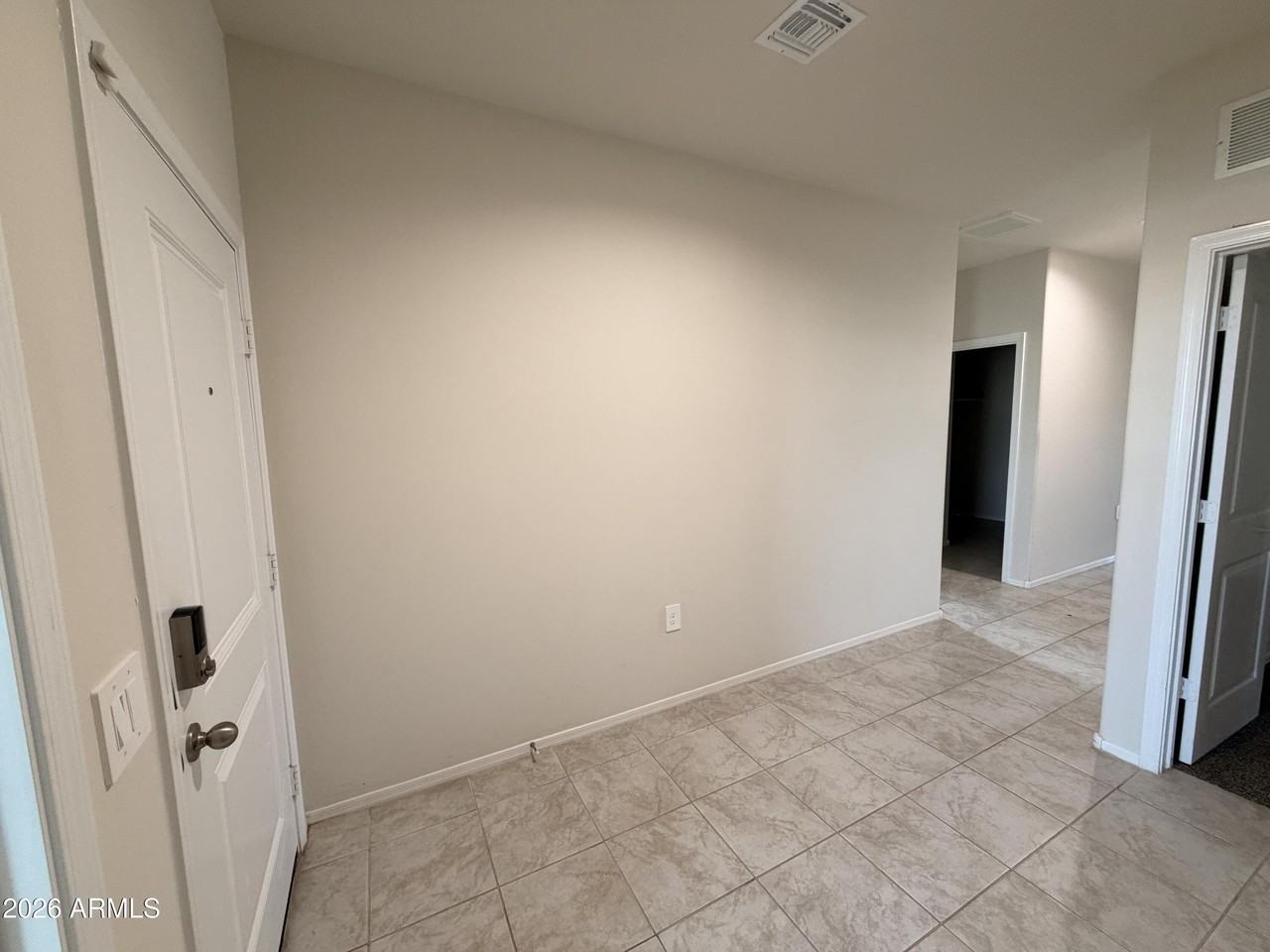 1319 W Raymond Ave - Photo 5 of 33