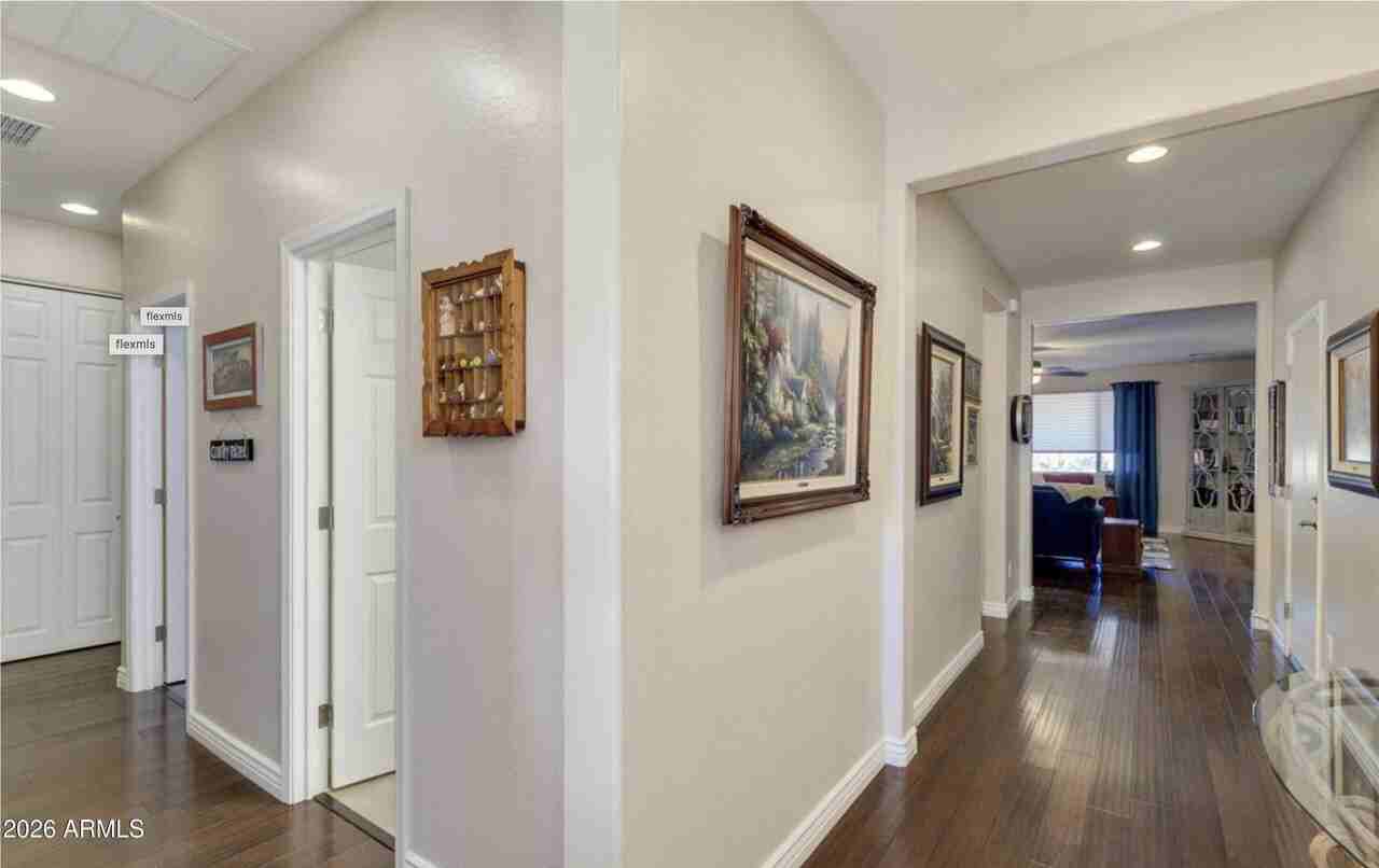 1866 E Ravenswood Dr - Photo 4 of 37