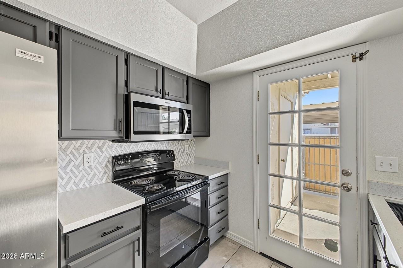 2940 N Oregon St #3 - Photo 7 of 31