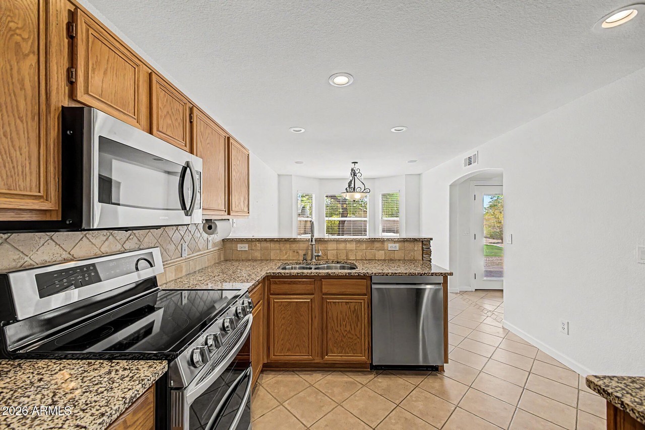 3301 E Marconi Ave - Photo 6 of 19