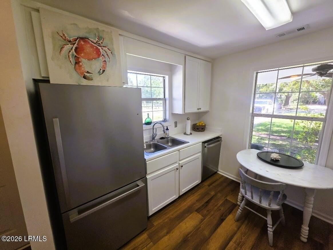 1609 Madrid Ave - Photo 6 of 48