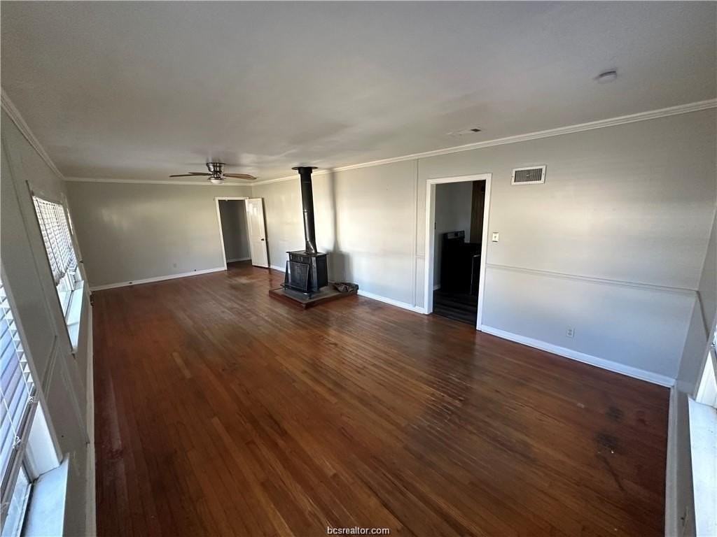 407 Victoria St - Photo 3 of 10