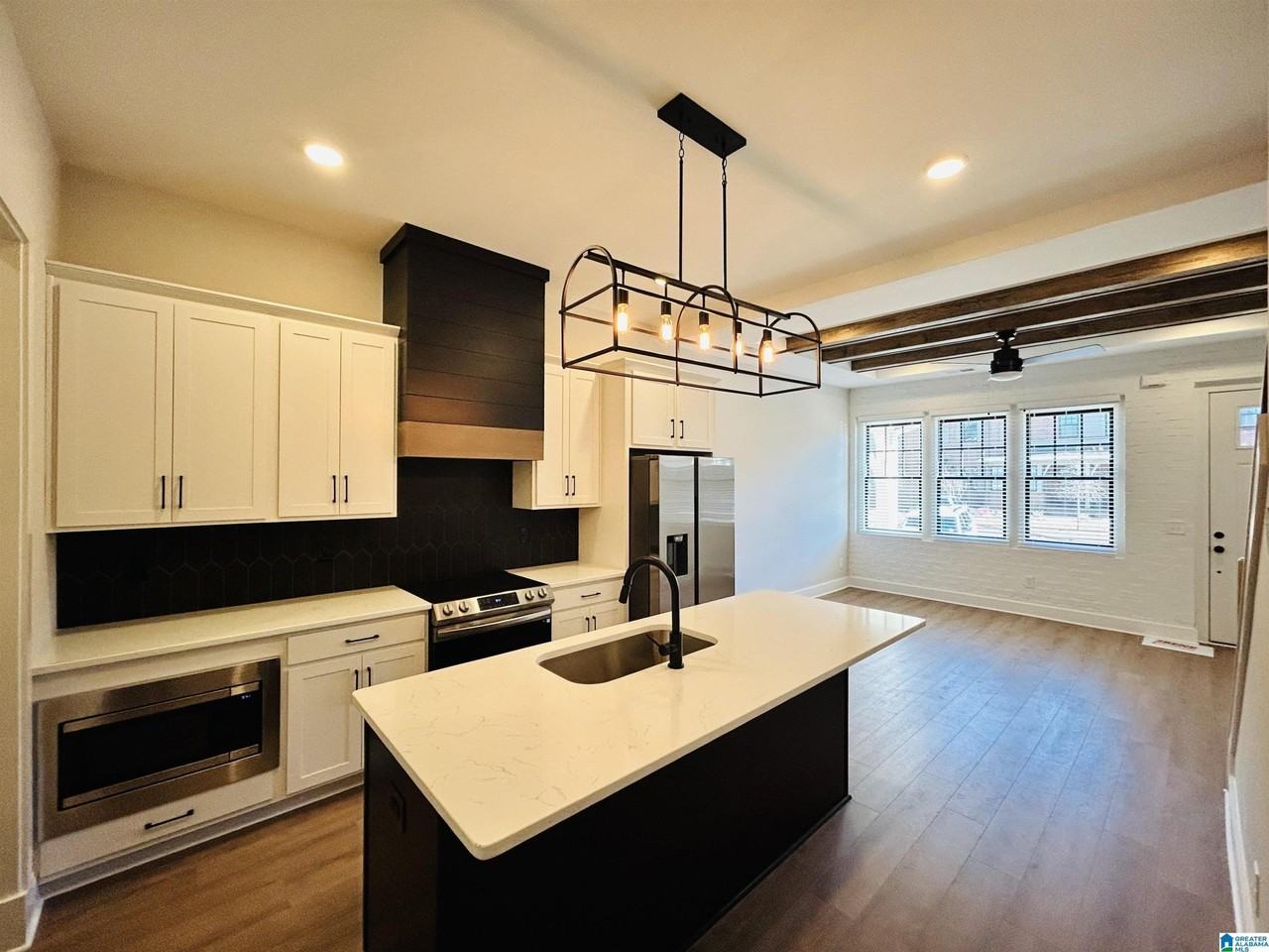 1122 Windsor Sq - Photo 7 of 33