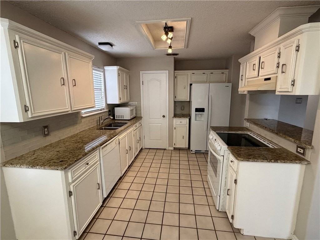 5318 Spring Brook Dr - Photo 2 of 8