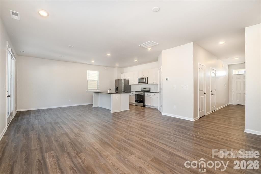 3034 Eastcott Ave - Photo 5 of 30