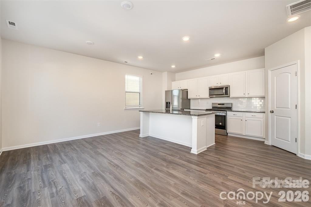 3034 Eastcott Ave - Photo 7 of 30