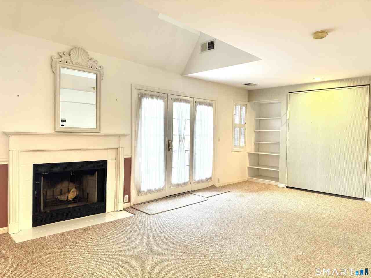 823 Old Pond Ln #823 - Photo 4 of 23