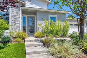 featured image of 819 Pinnacle Dr W