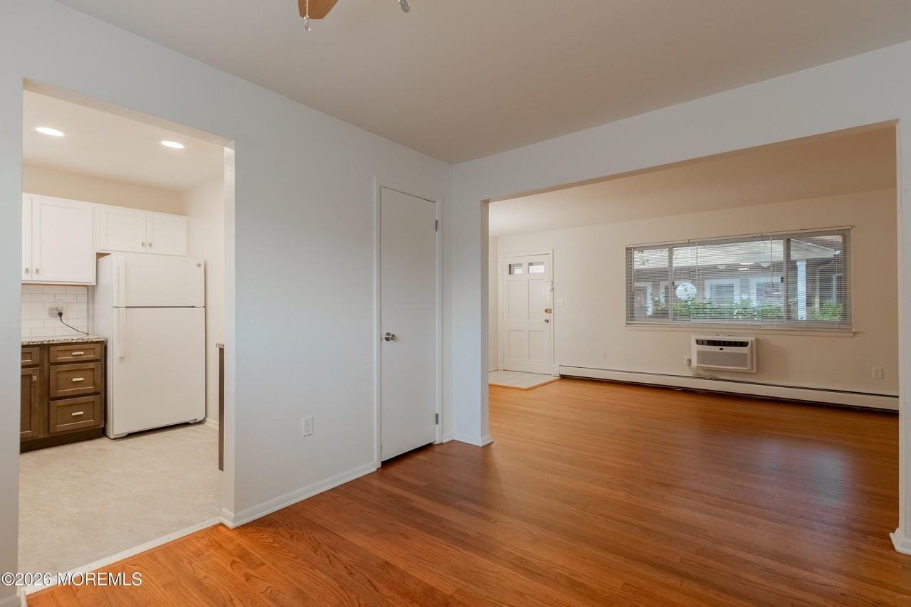 400 Sairs Ave - Photo 5 of 22