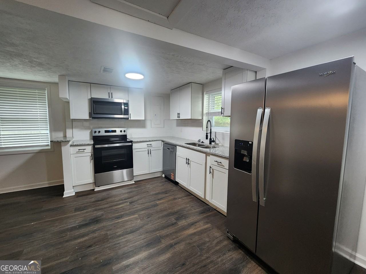 2871 Barbara Rd - Photo 6 of 25