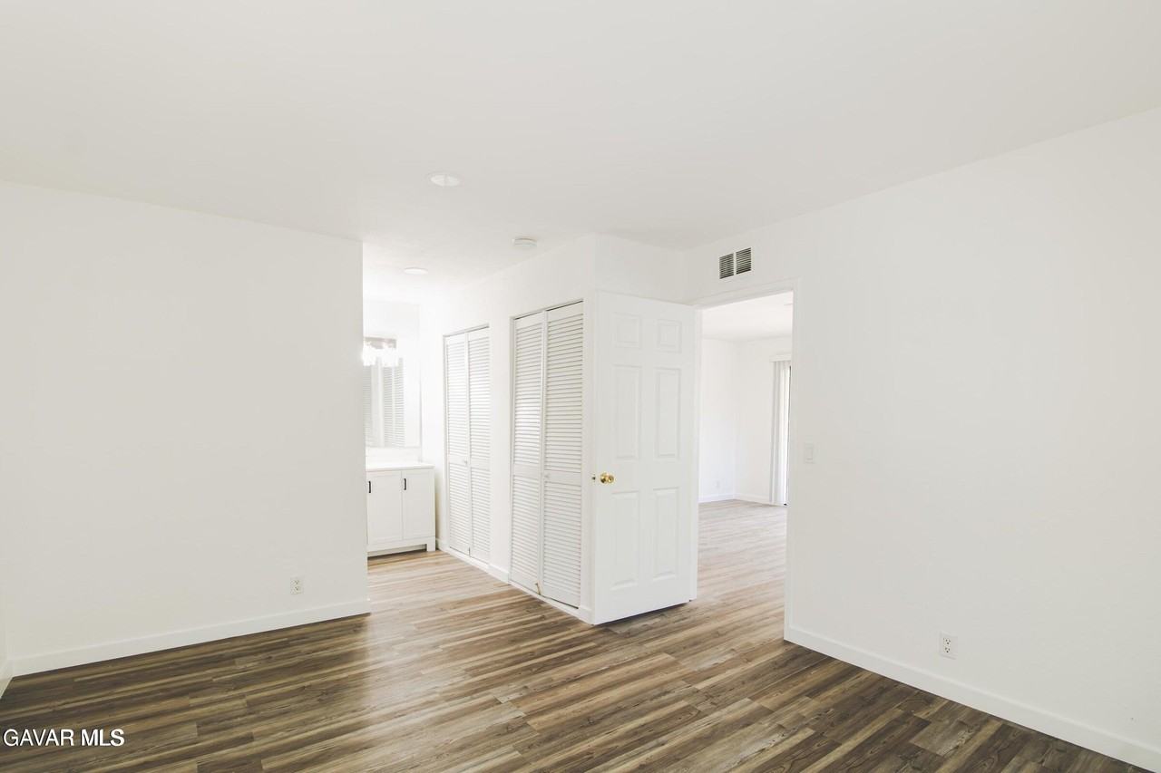 2554 Olive Dr #96 - Photo 5 of 8