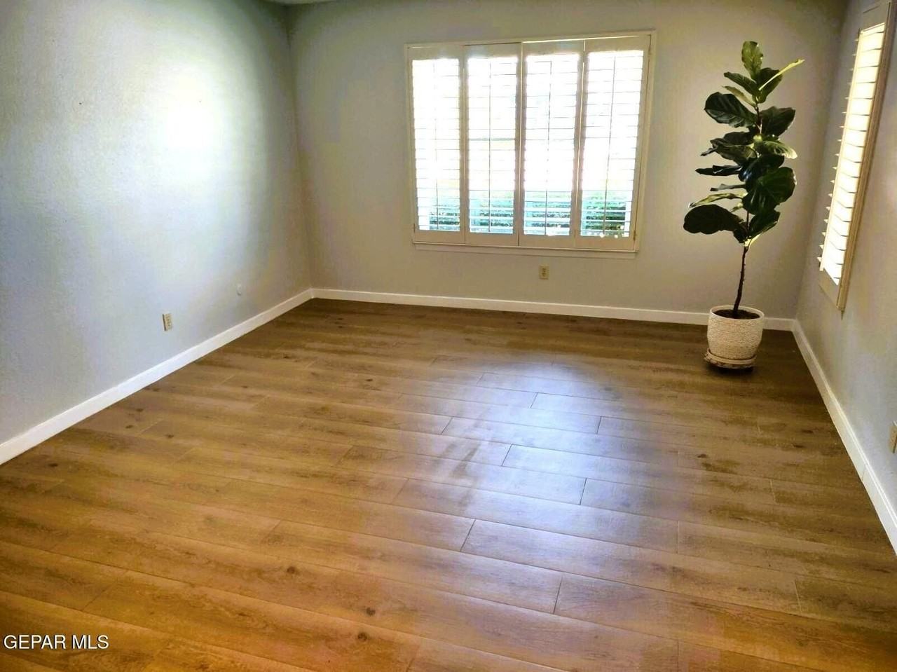 3610 Buxton Dr - Photo 2 of 36