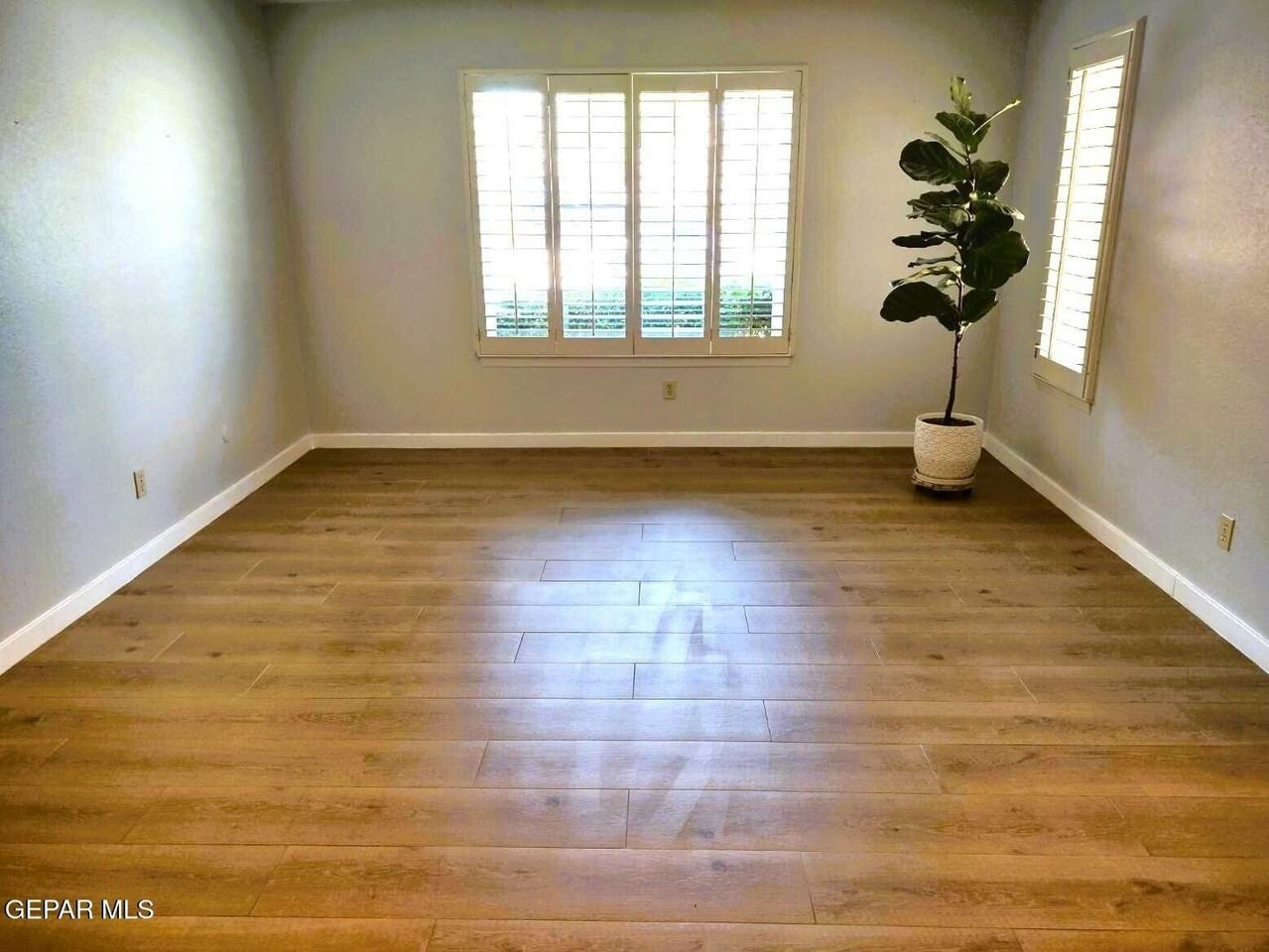 3610 Buxton Dr - Photo 3 of 36