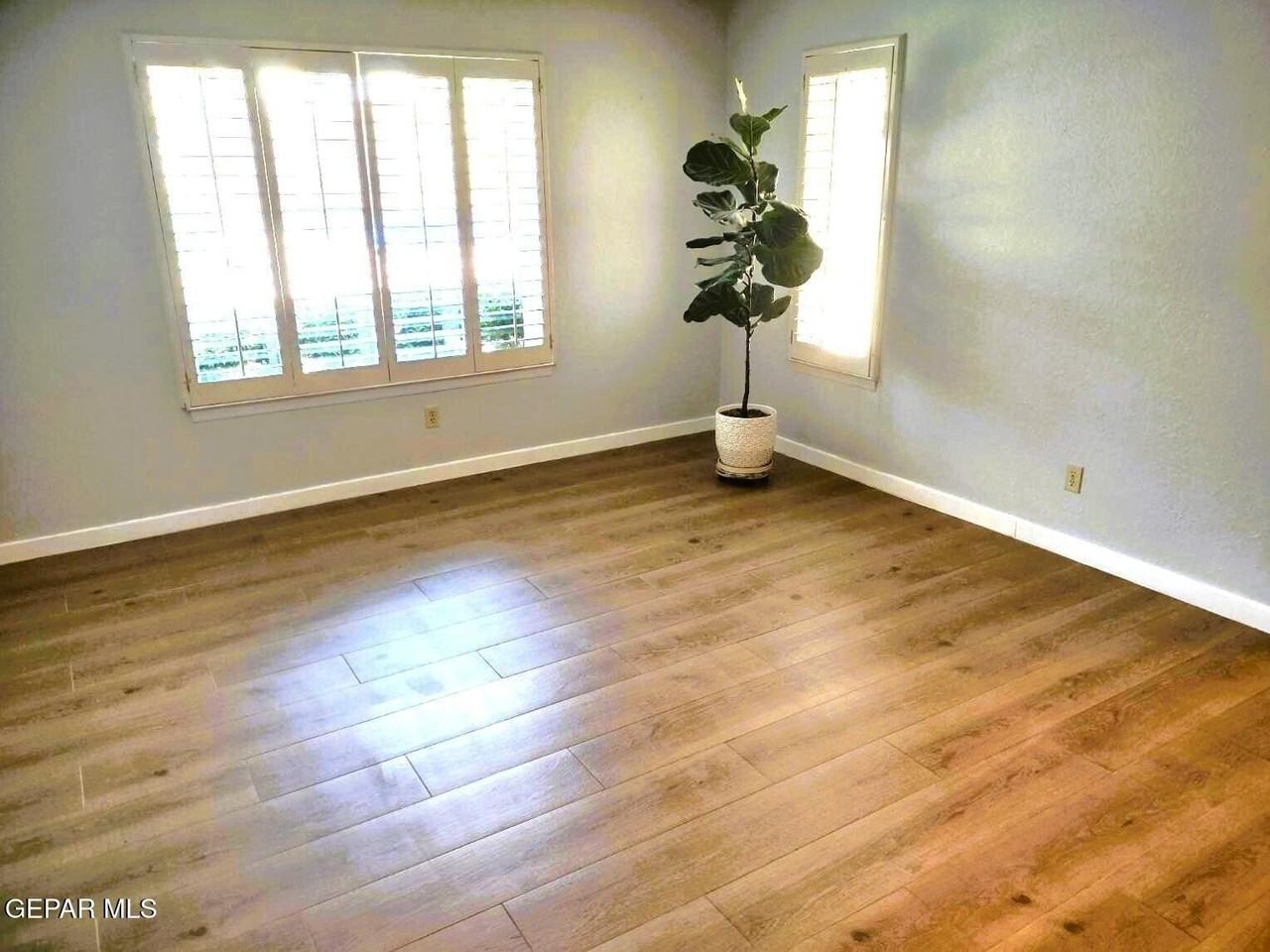 3610 Buxton Dr - Photo 4 of 36