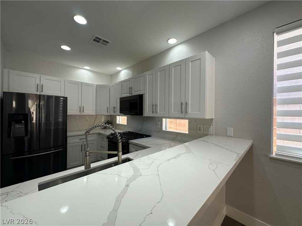 11106 Evvie Ln - Photo 4 of 33
