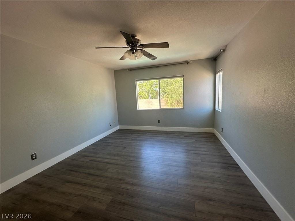 11106 Evvie Ln - Photo 6 of 33