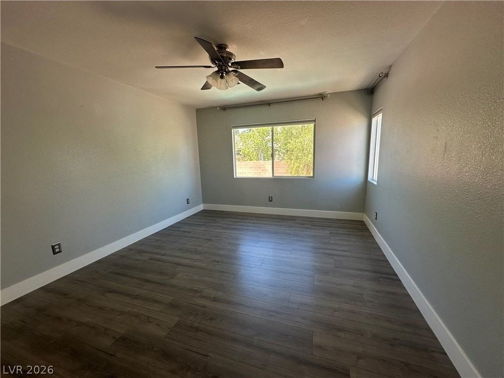 11106 Evvie Ln - Photo 7 of 33