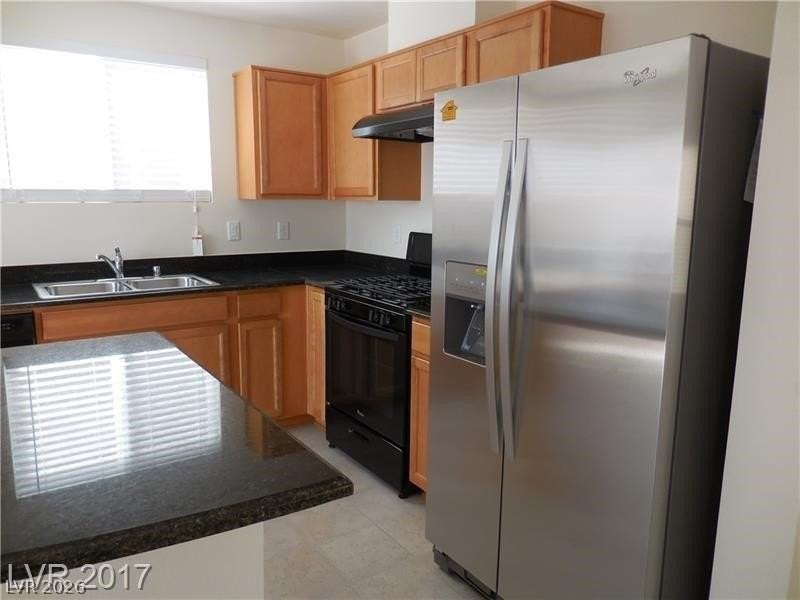 5514 S Riley St - Photo 4 of 10