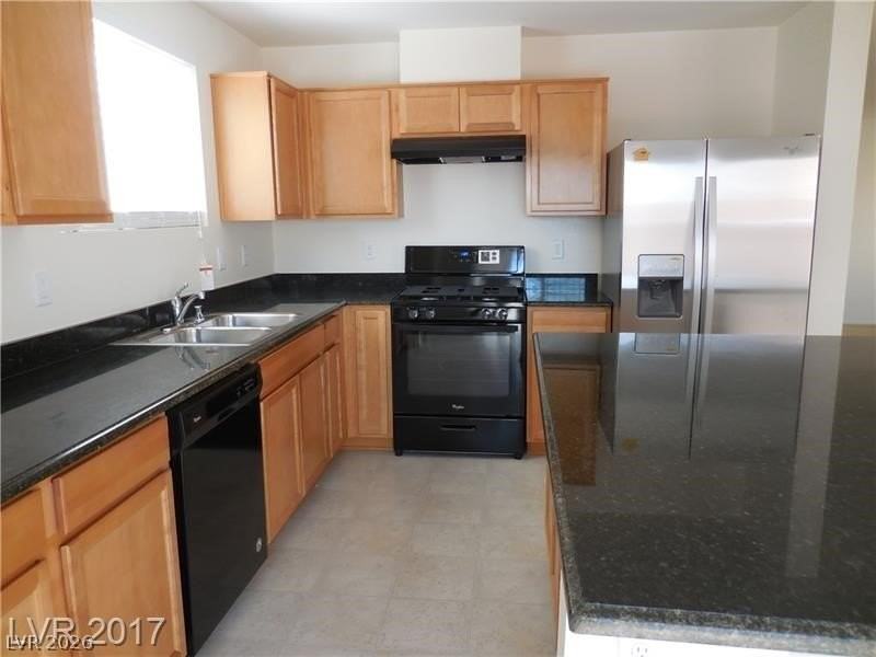 5514 S Riley St - Photo 6 of 10