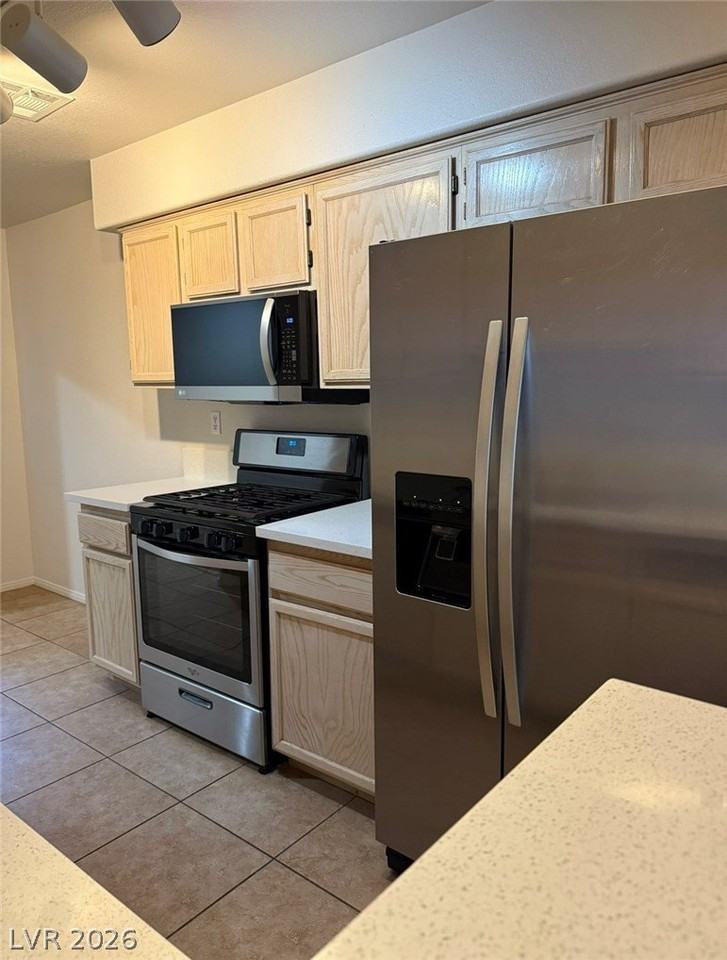 2304 Pacific Brook St - Photo 5 of 25