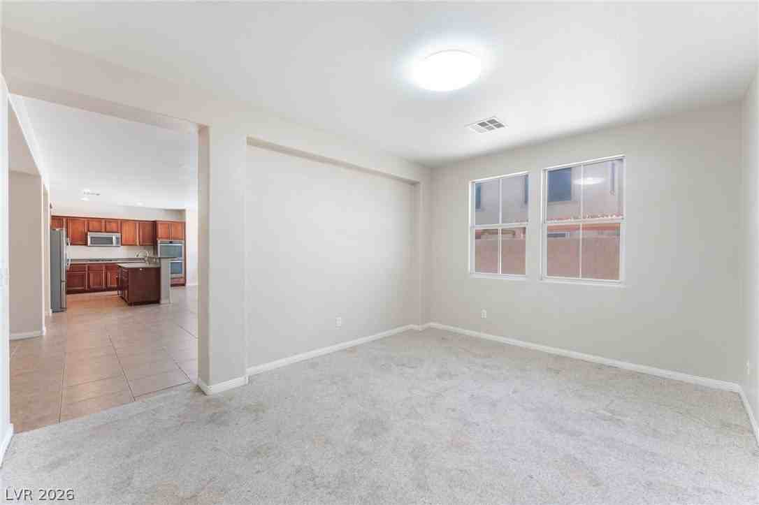 6221 Villa Emo St - Photo 4 of 29