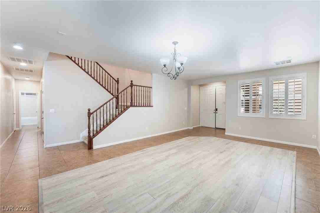 6221 Villa Emo St - Photo 7 of 29
