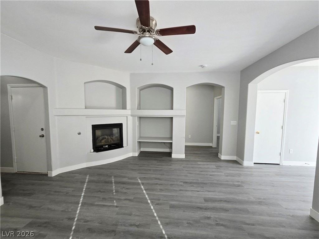 9245 Adamshurst Ave - Photo 4 of 36