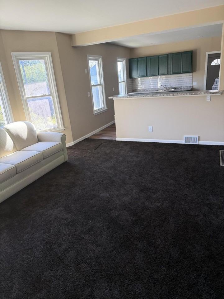 5205 Canton St - Photo 4 of 16