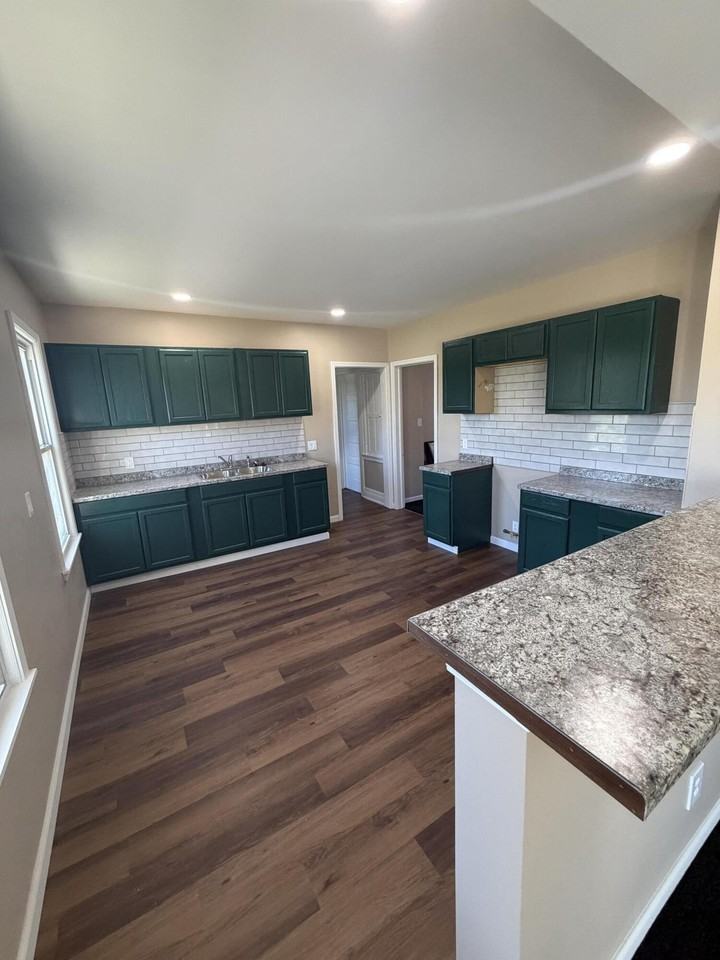 5205 Canton St - Photo 6 of 16
