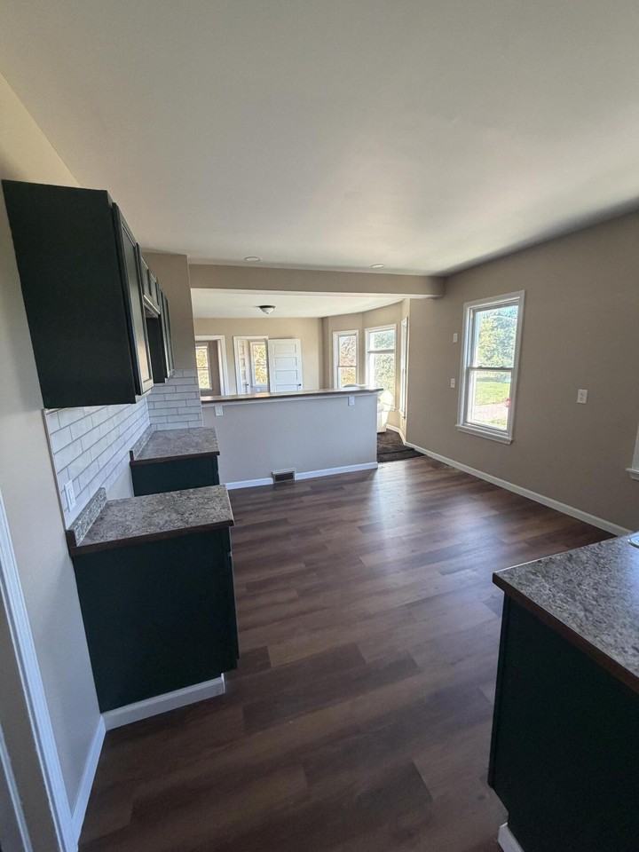 5205 Canton St - Photo 7 of 16