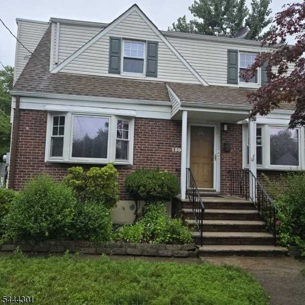 159 Sherwood Ave - Photo 3 of 28
