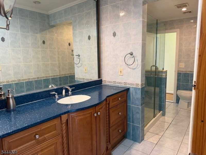 159 Sherwood Ave - Photo 5 of 28