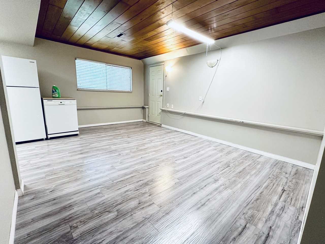 20522 88A Avenue - Photo 4 of 28