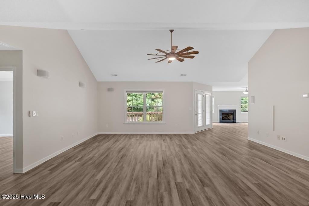 442 Ridge Rd - Photo 4 of 24