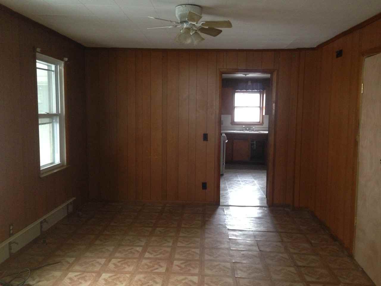 553 Maple St - Photo 3 of 15