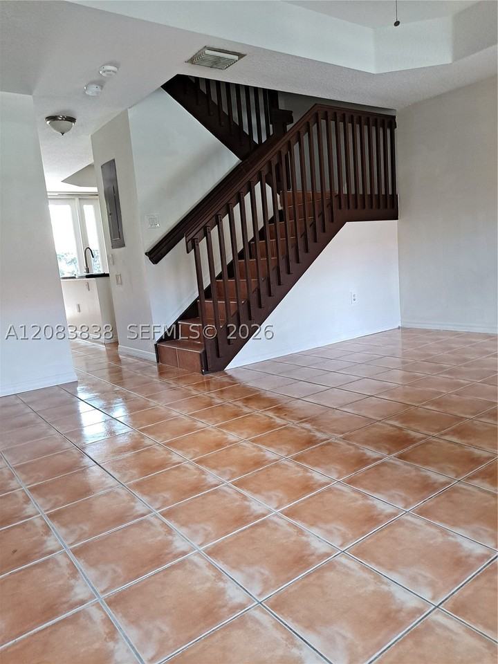 632 Sw 107th Ave #606 - Photo 3 of 39