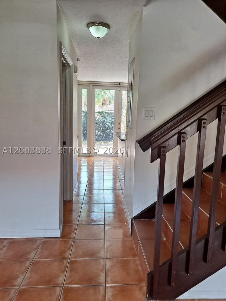 632 Sw 107th Ave #606 - Photo 4 of 39