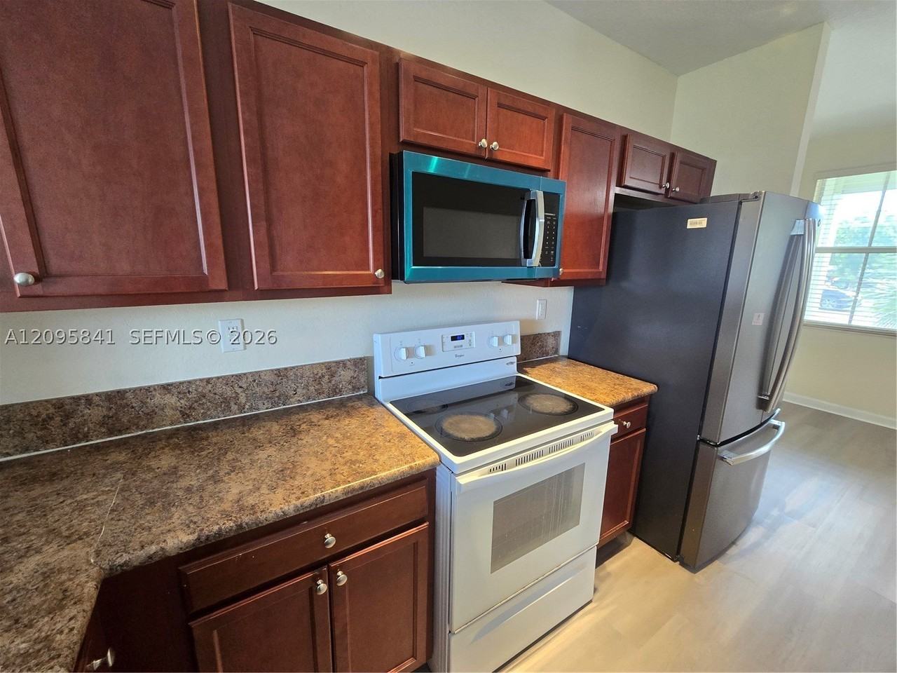 2853 Se 1st Dr #6 - Photo 4 of 19