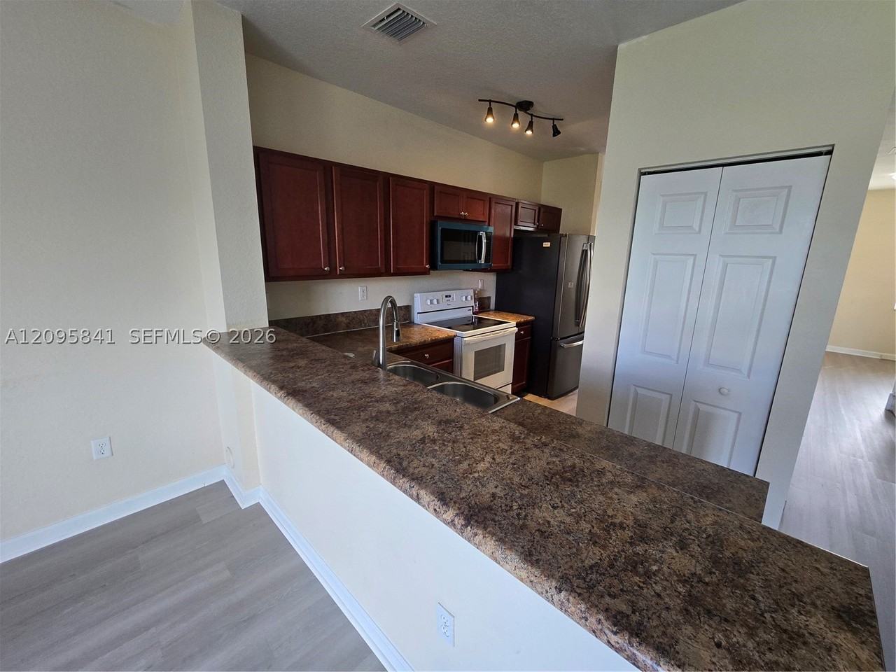 2853 Se 1st Dr #6 - Photo 5 of 19