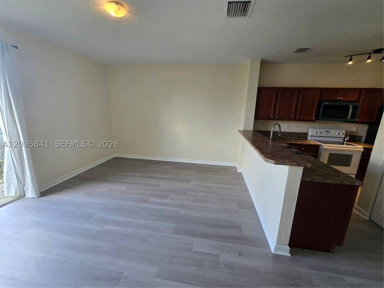 2853 Se 1st Dr #6 - Photo 6 of 19