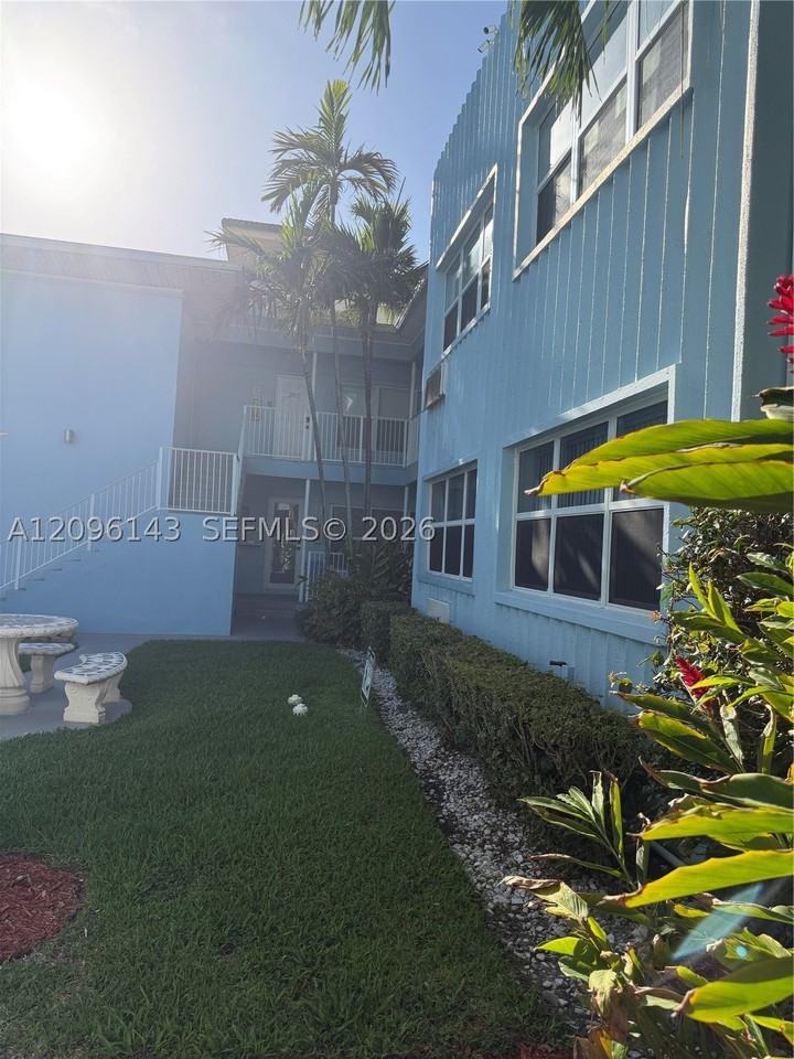 315 Van Buren St #107B - Photo 4 of 11