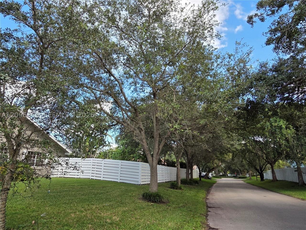 14863 Sw 152nd Pl - Photo 5 of 36